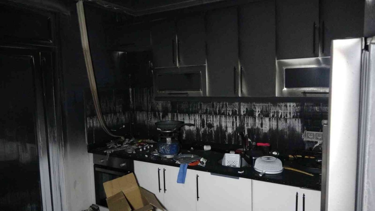 Ailevi problem yaşayan şahıs, oturduğu evi ateşe verdi