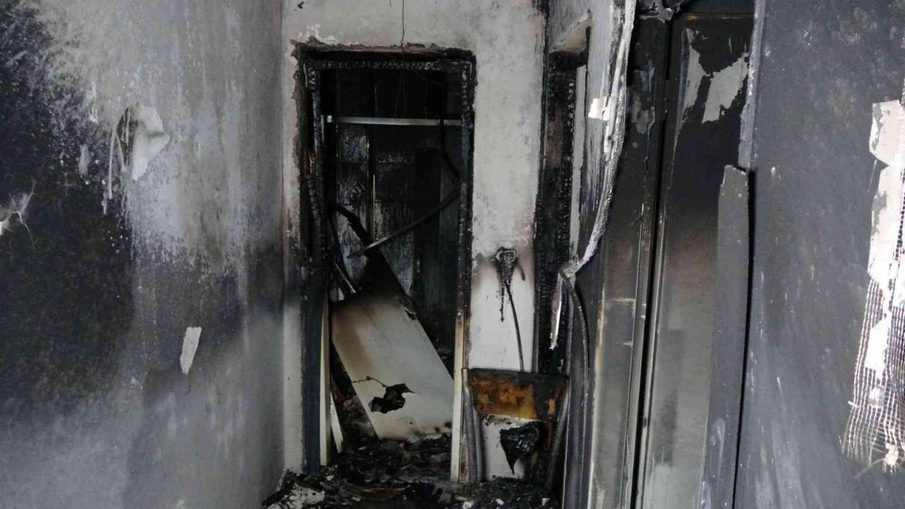 Ailevi problem yaşayan şahıs, oturduğu evi ateşe verdi