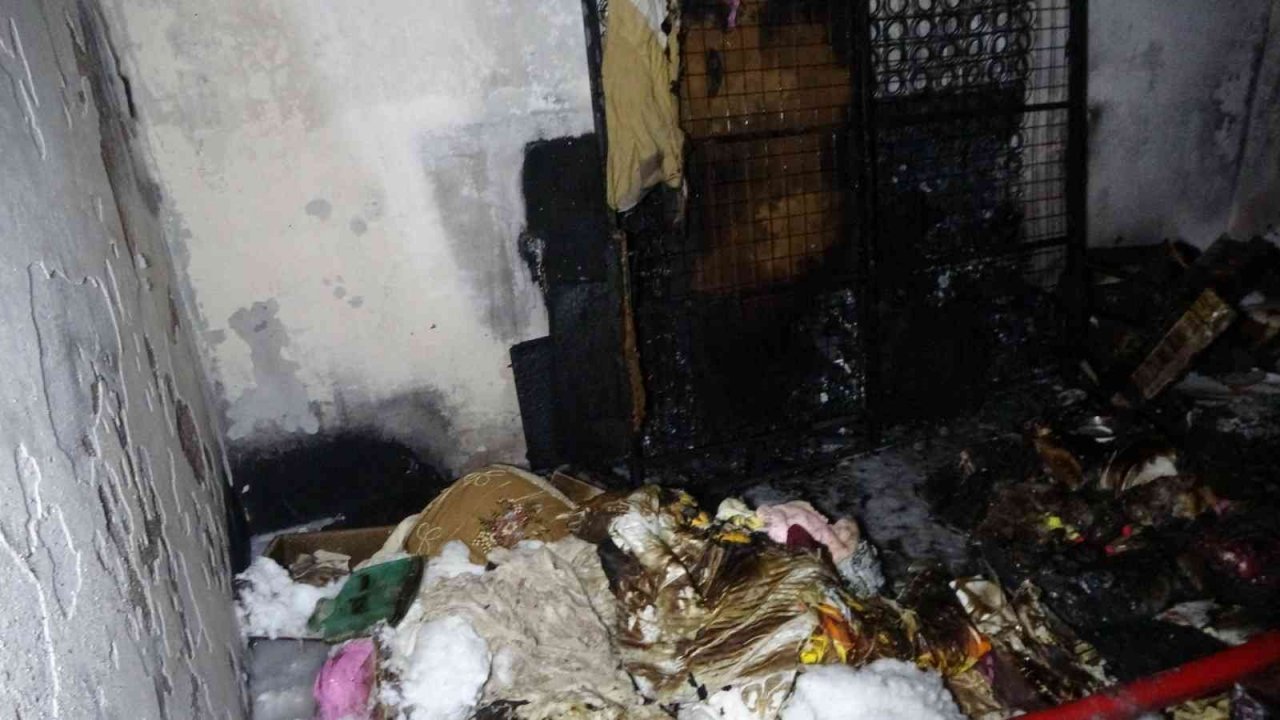 Ailevi problem yaşayan şahıs, oturduğu evi ateşe verdi