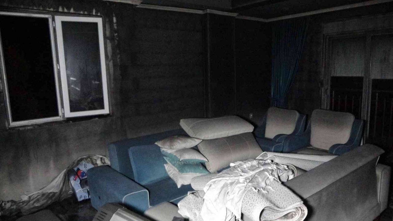 Ailevi problem yaşayan şahıs, oturduğu evi ateşe verdi