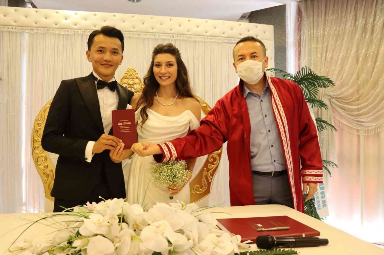 Nazilli’de 2022 yılında bin 77 çift bir ömre ’evet’ dedi