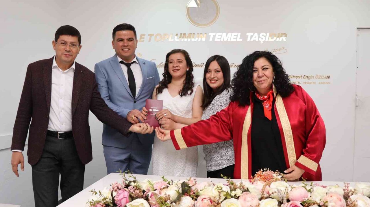 Nazilli’de 2022 yılında bin 77 çift bir ömre ’evet’ dedi