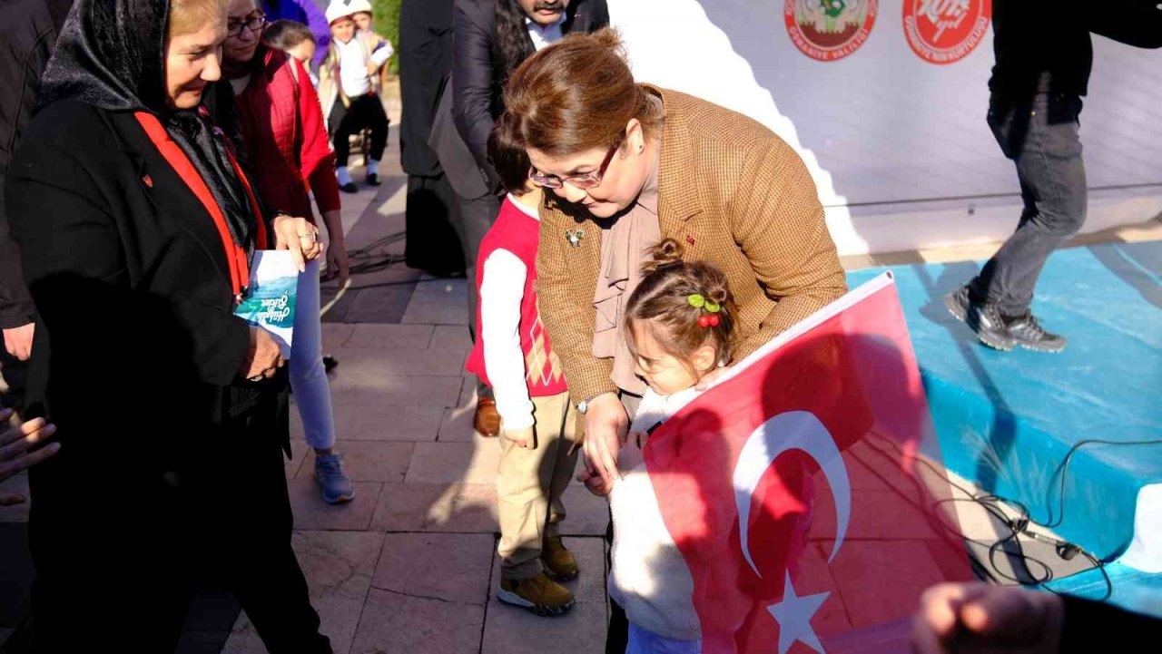 Bakan Yanık: "Bizi senelerce yapay kamplaşmalarla ayırmaya, bölmeye çalıştılar"