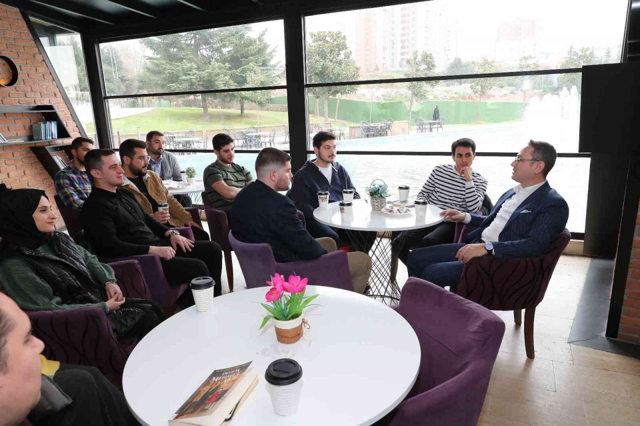 Başakşehir Belediye Başkanı Kartoğlu, Türkiye Yüzyılı’nda Başakşehir’i gençlere anlattı