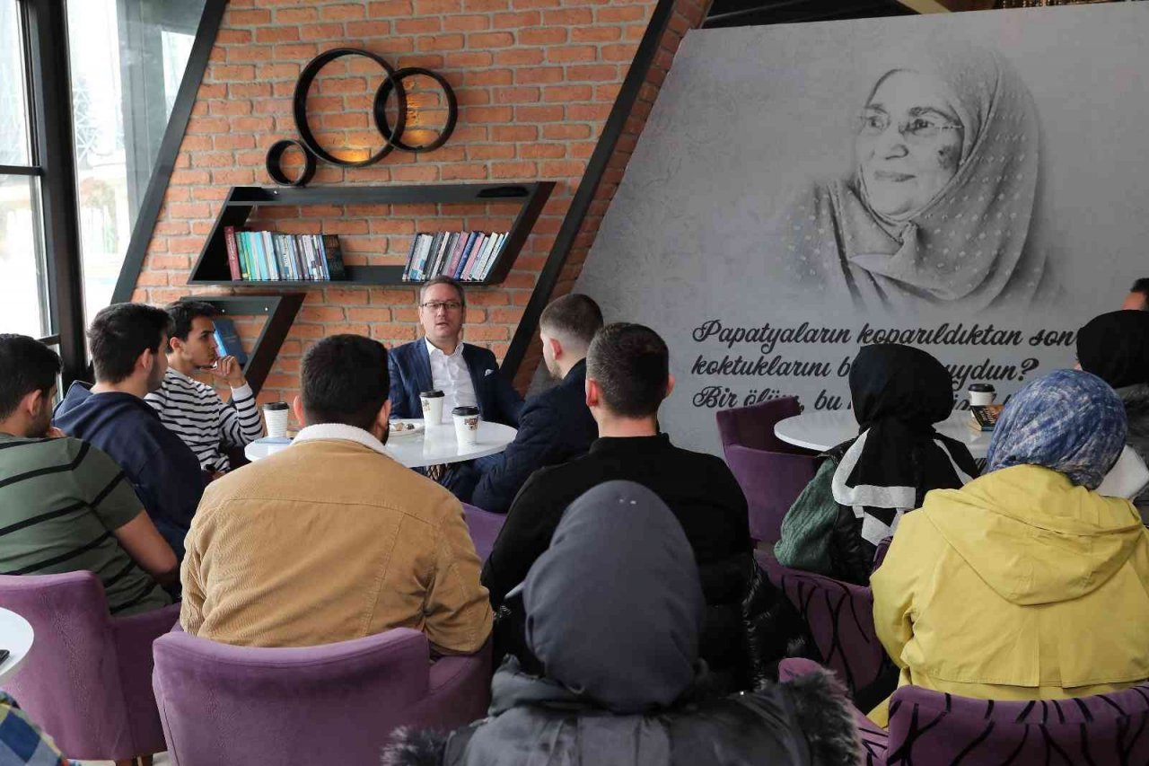 Başakşehir Belediye Başkanı Kartoğlu, Türkiye Yüzyılı’nda Başakşehir’i gençlere anlattı