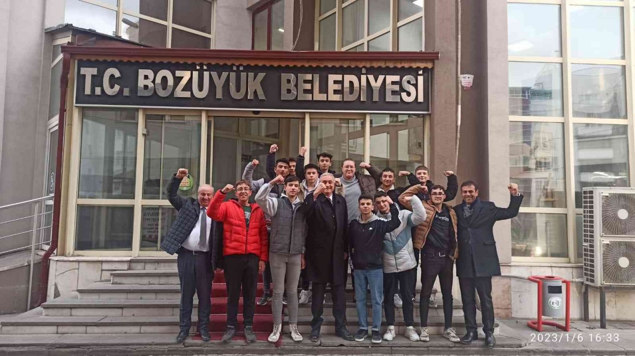 Başkan Bakkalcıoğlu gençlerle buluştu