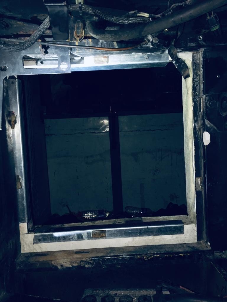 Dorsenin gizli bölmesinde saklanan 24 göçmen yakalandı