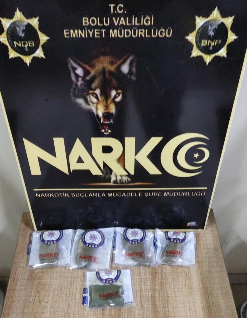 Dorsenin gizli bölmesinde saklanan 24 göçmen yakalandı