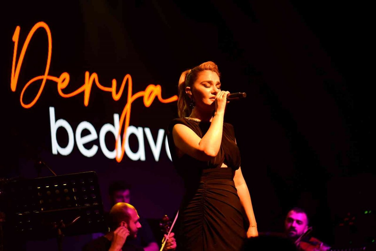 Derya Bedavacı Bursalılara unutulmaz bir gece yaşattı