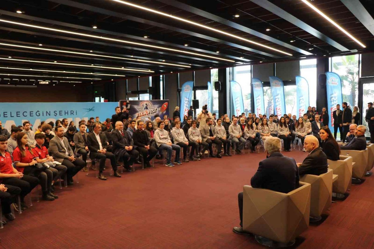 AK Parti’li Karaaslan: “Enerjide merkez ülke konumuna yükseliyoruz”