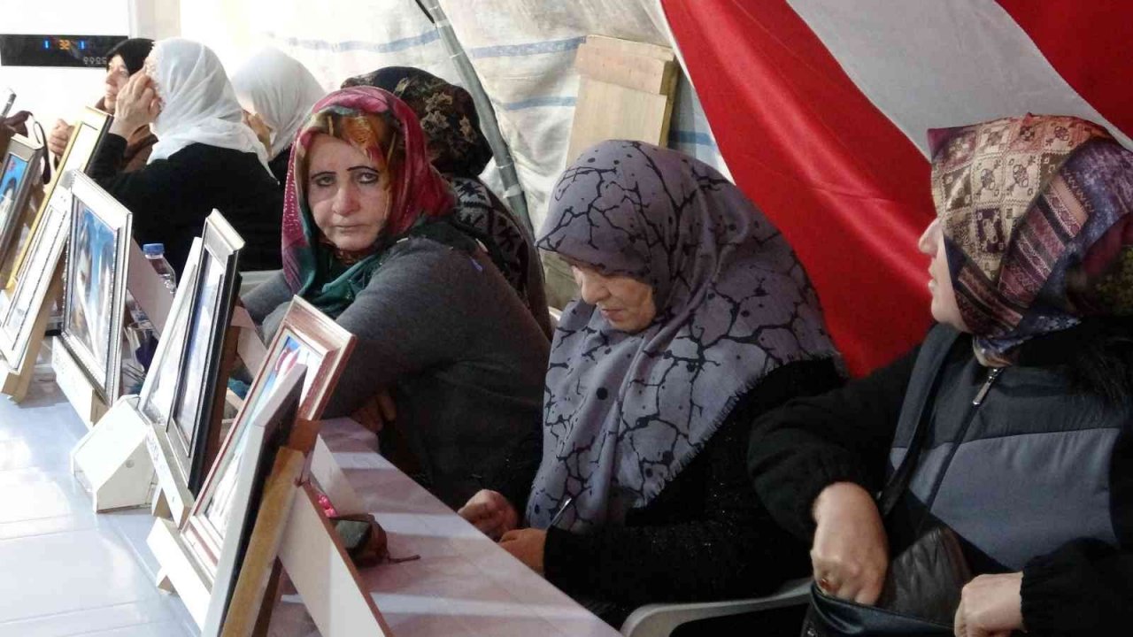 Ailelerin direnişi bin 223 gündür devam ediyor