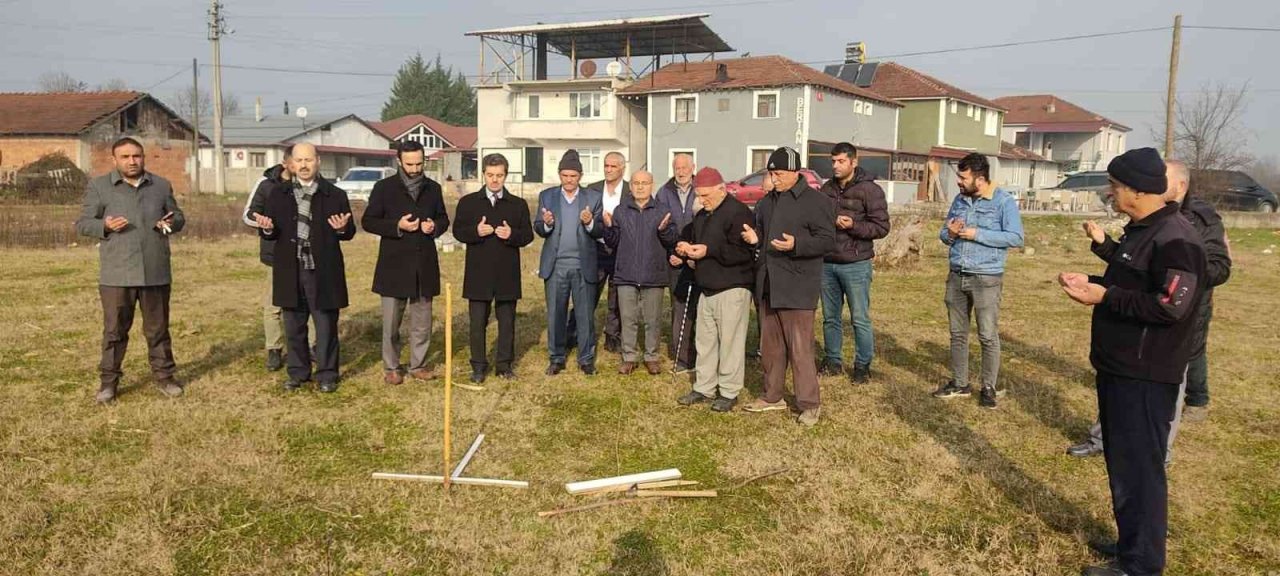 Yeni yapılacak caminin kıblesi belirlendi