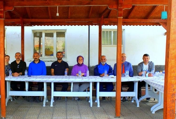 500 kişi katıldığı ‘Geleneksel Doğa Yürüyüşü’ renkli görüntülere sahne oldu