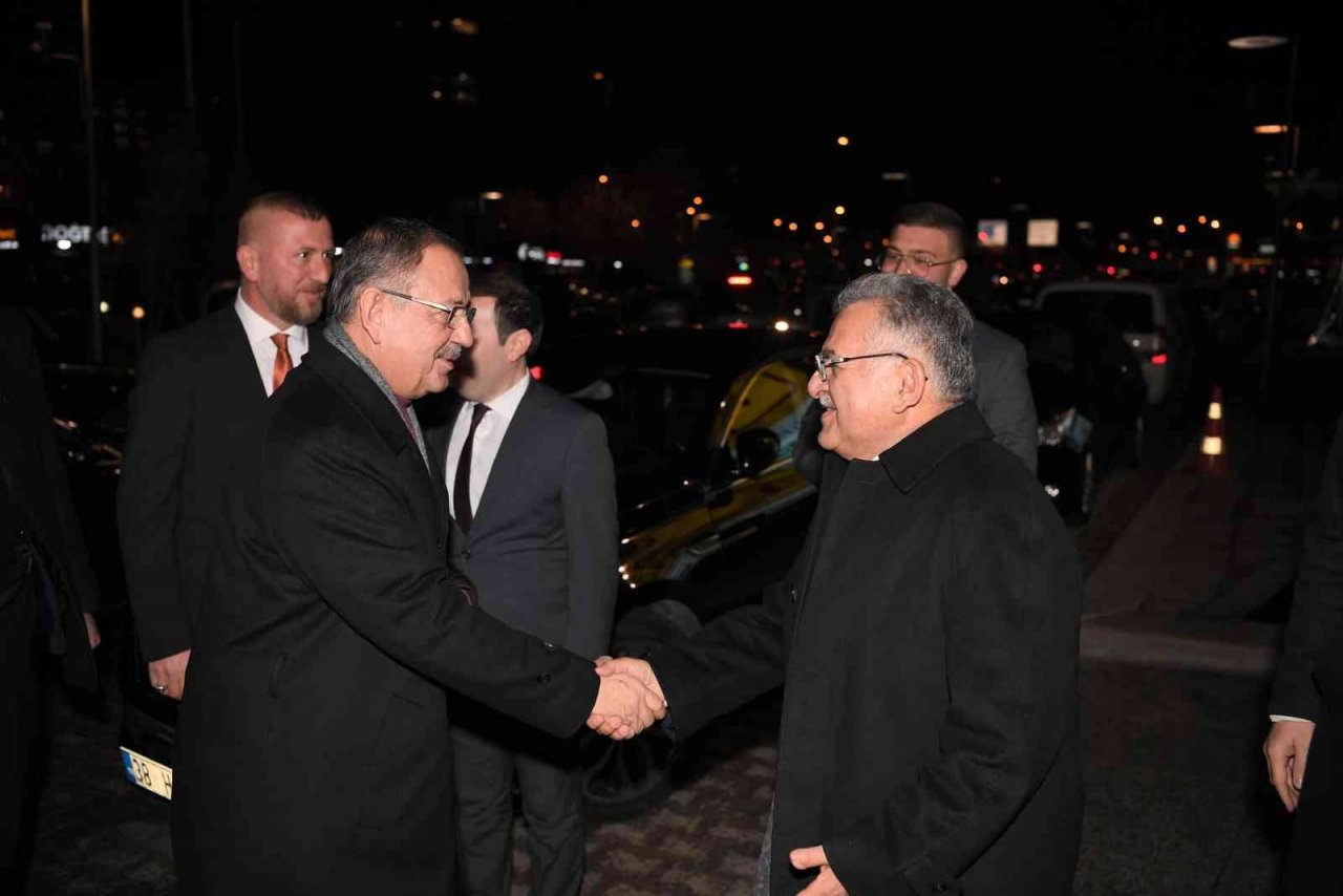 Başkan Büyükkılıç, Özhaseki ile birlikte "arabaşı" programına katıldı