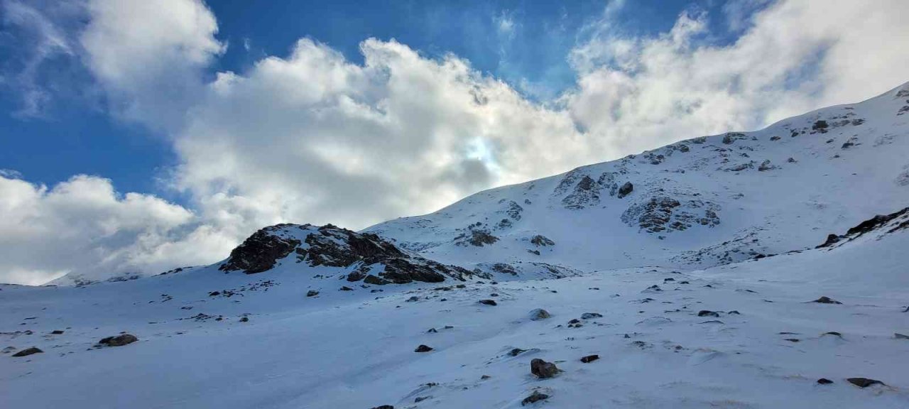 Uludağ’da göller buz tuttu ama kar yok