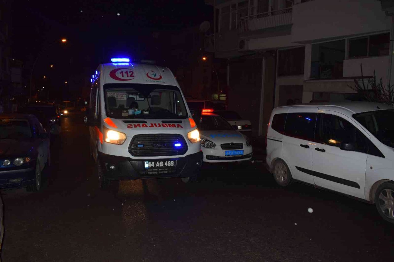 Tüfekle oynarken kendini yaraladı