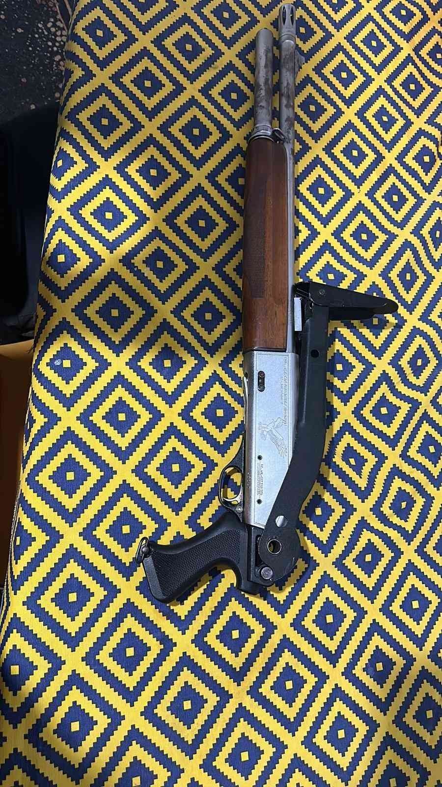 Çeşitli suçlardan aranan şahısların evlerinden cephanelik çıktı