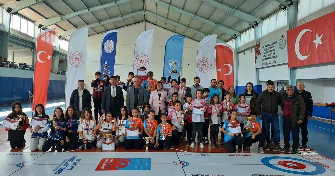 Floor Curling il birinciliği müsabakaları Köyceğiz’de yapıldı