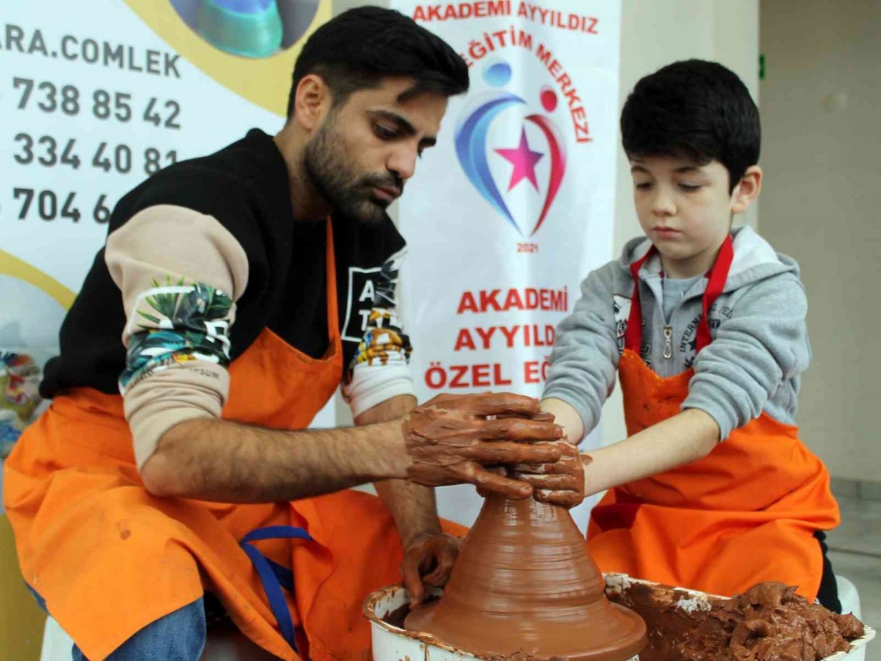 Hayatlarında ilk kez çömlek yapan özel öğrencilerin mutlu günü