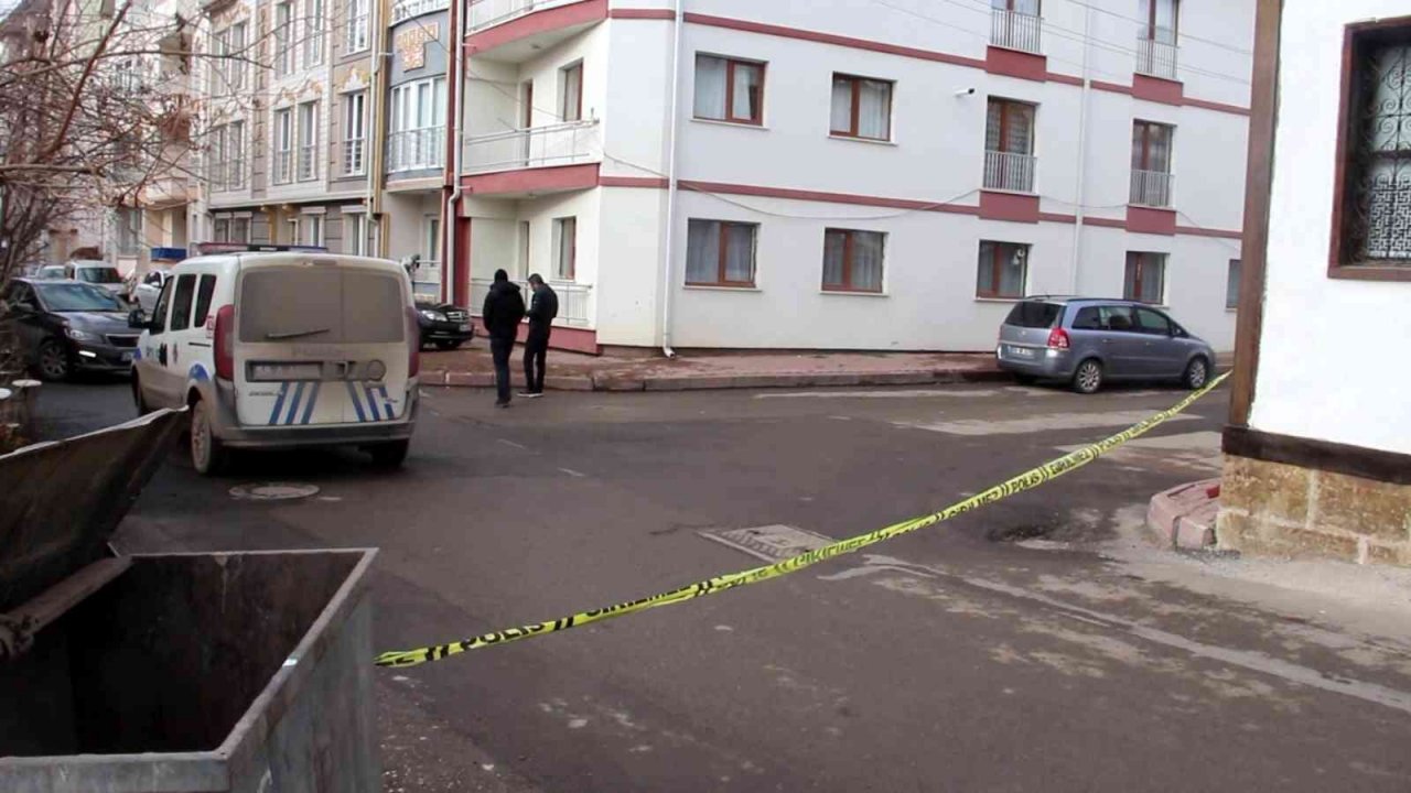 Patlayan varis ekipleri alarma geçirdi