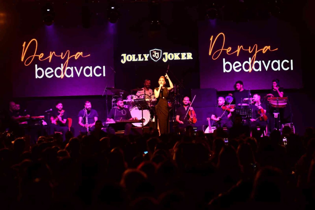 Derya Bedavacı Bursalılara unutulmaz bir gece yaşattı