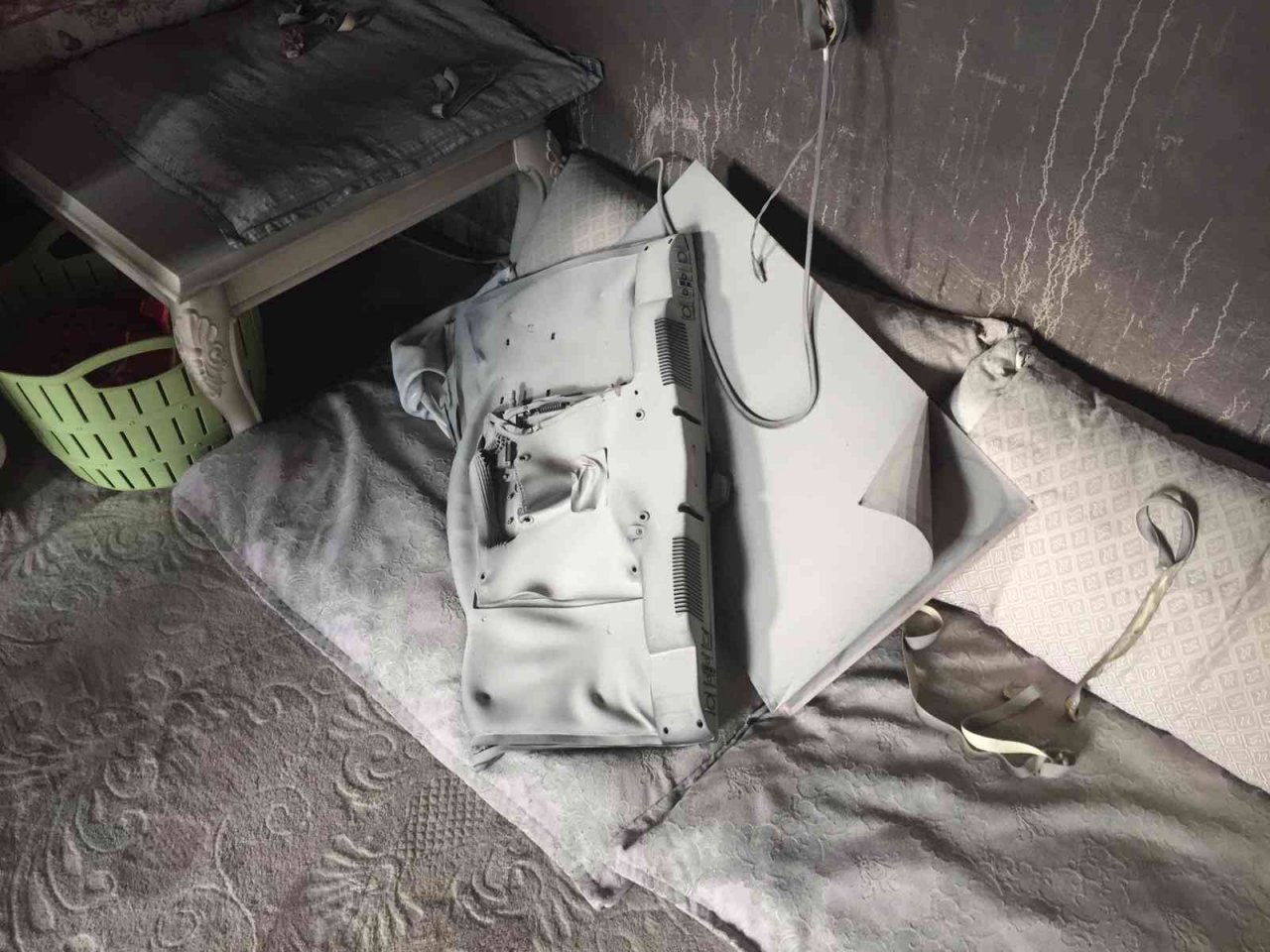 Yangın çıkan ev kullanılamaz hale geldi