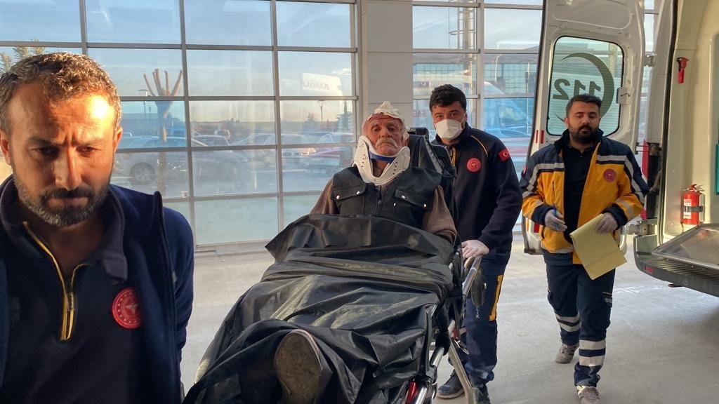 Otomobil takla attı: 5 yaralı