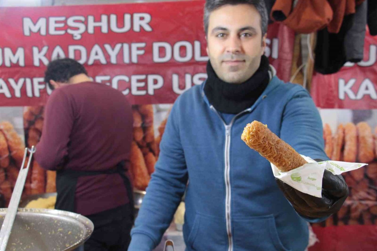 Erzurumlular memleket havası solumak için 2. Erzurum Cağ Kebabı Festivali’ne akın etti