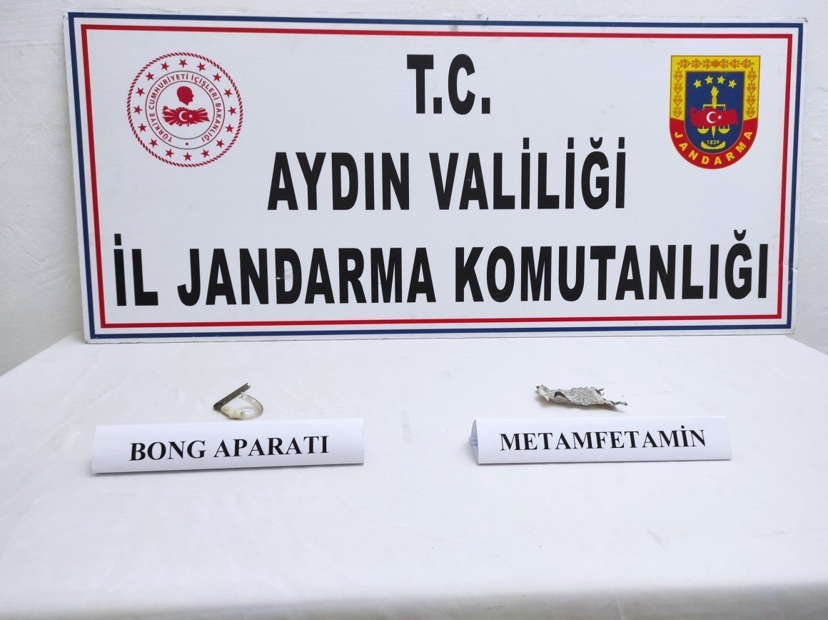 Uyuşturucu kullanırken yakalandılar