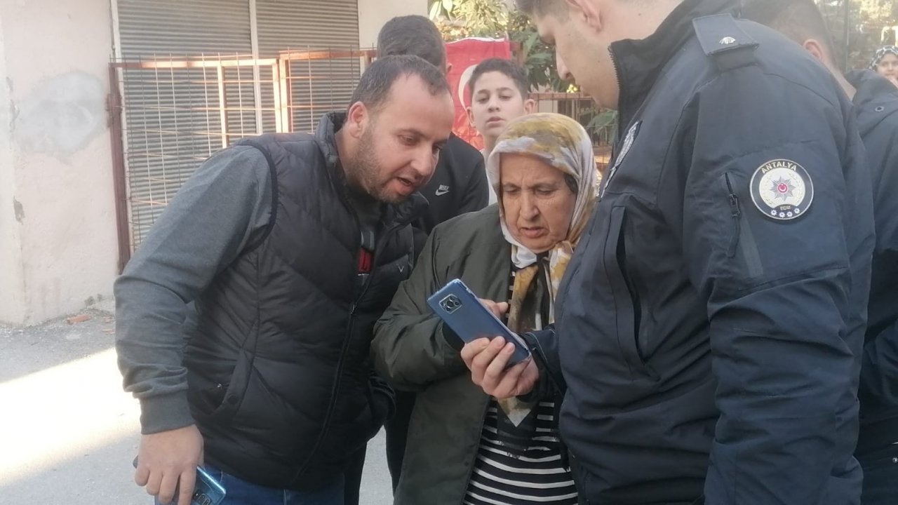 Yaşlı kadının evinin odun ve çıra dolu kovayla yakılmaya çalışıldığı iddiası