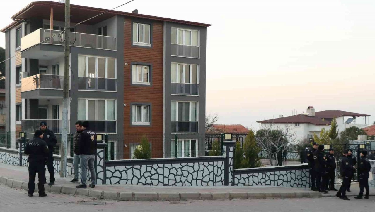 Husumetli iki aile arasında silahlı sopalı kavga: 2 yaralı