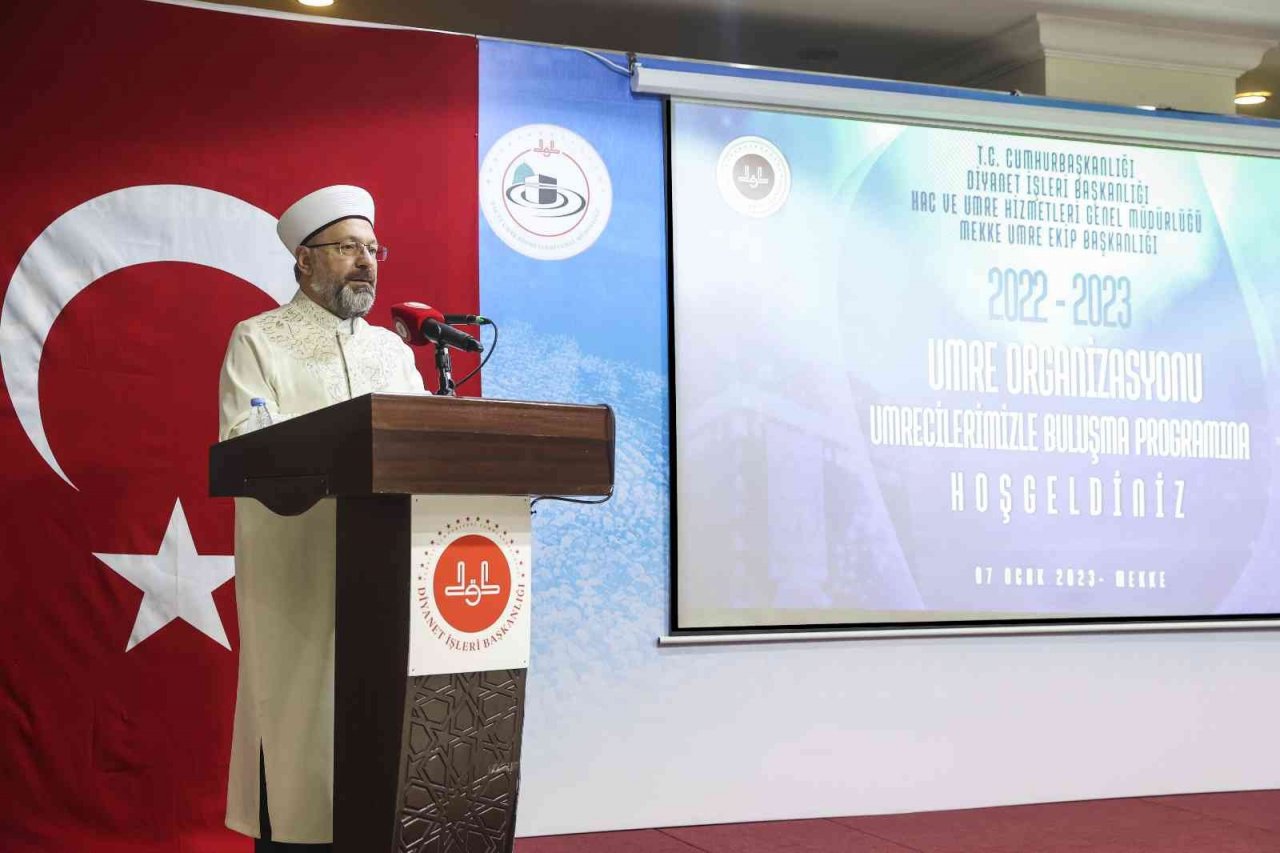 Diyanet İşleri Başkanı Erbaş, umre ziyareti için Mekke’de bulunan vatandaşlarla buluştu