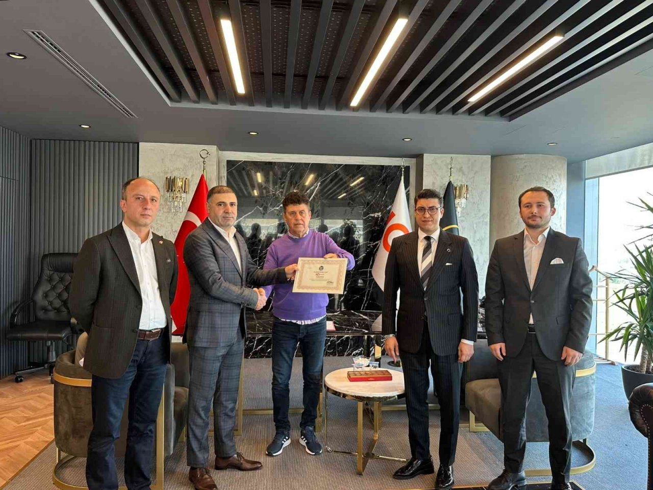 10 okula masa tenisi desteği