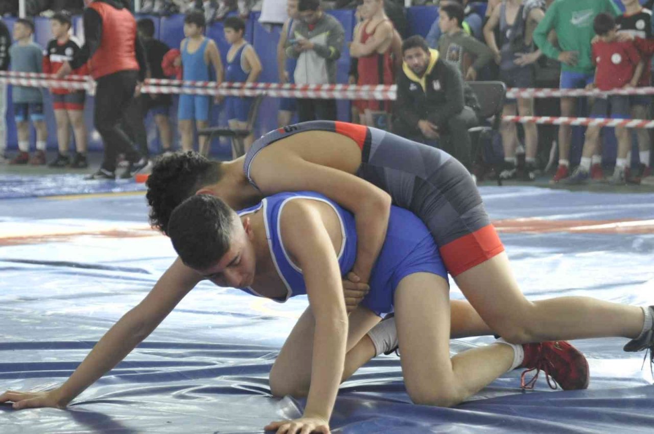 Fethiye’de Serbest Güreş 1. Akdeniz Kupası nefesleri kesti