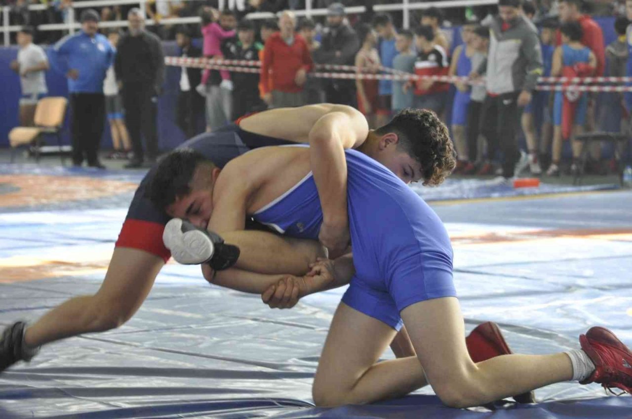Fethiye’de Serbest Güreş 1. Akdeniz Kupası nefesleri kesti
