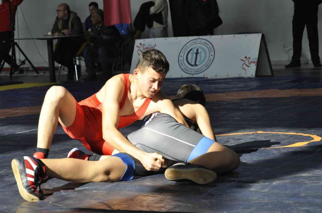 Fethiye’de Serbest Güreş 1. Akdeniz Kupası nefesleri kesti