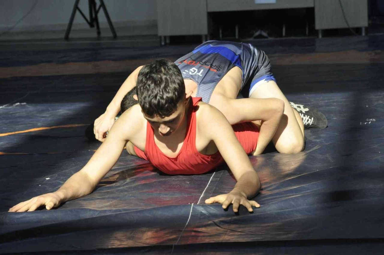 Fethiye’de Serbest Güreş 1. Akdeniz Kupası nefesleri kesti