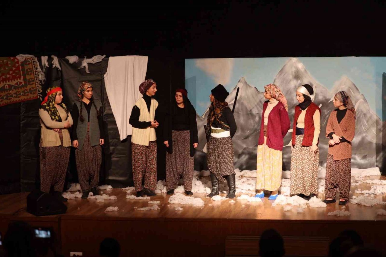 Sarıkamış şehitleri Hacılar’da anıldı