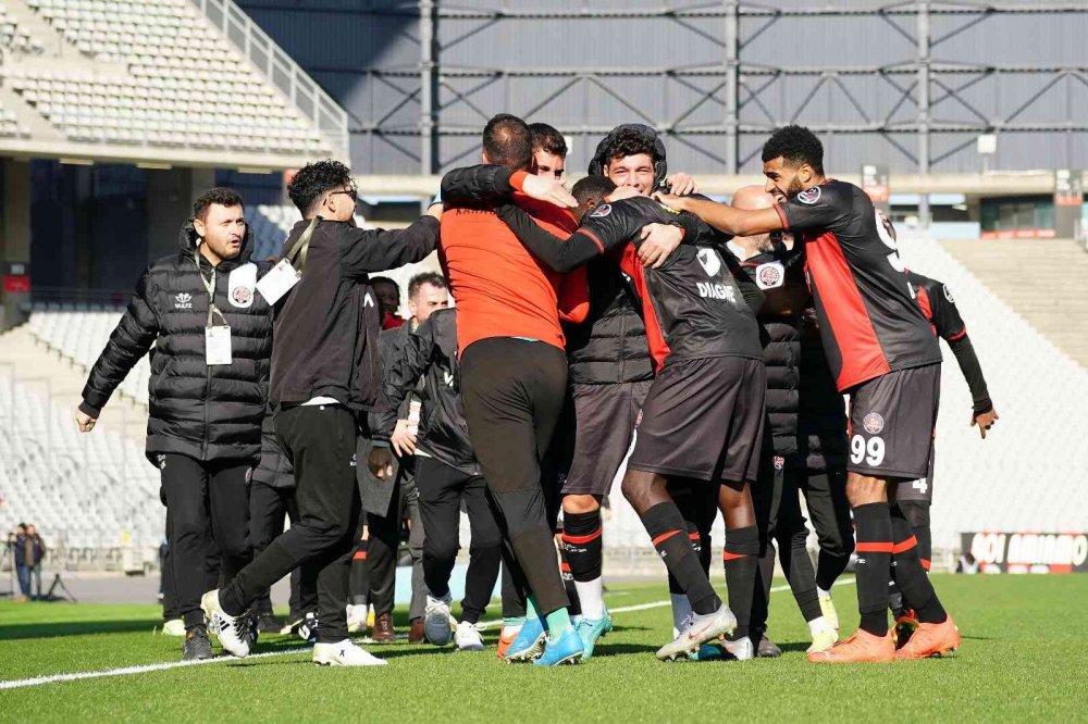 Konyaspor Süper Lig'deki 9. beraberliğini aldı!