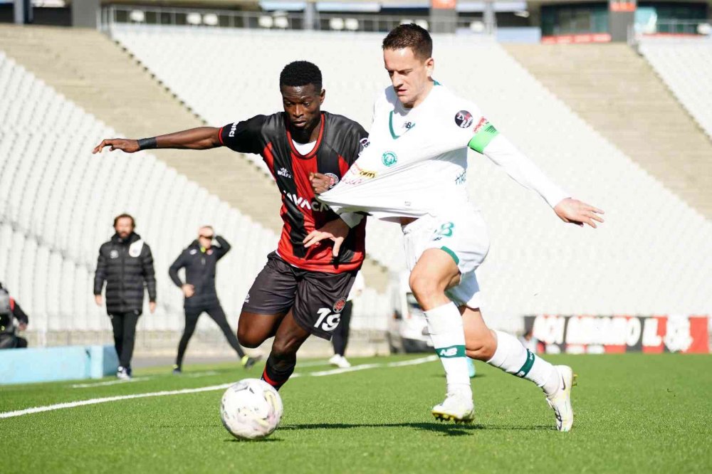 Konyaspor Süper Lig'deki 9. beraberliğini aldı!