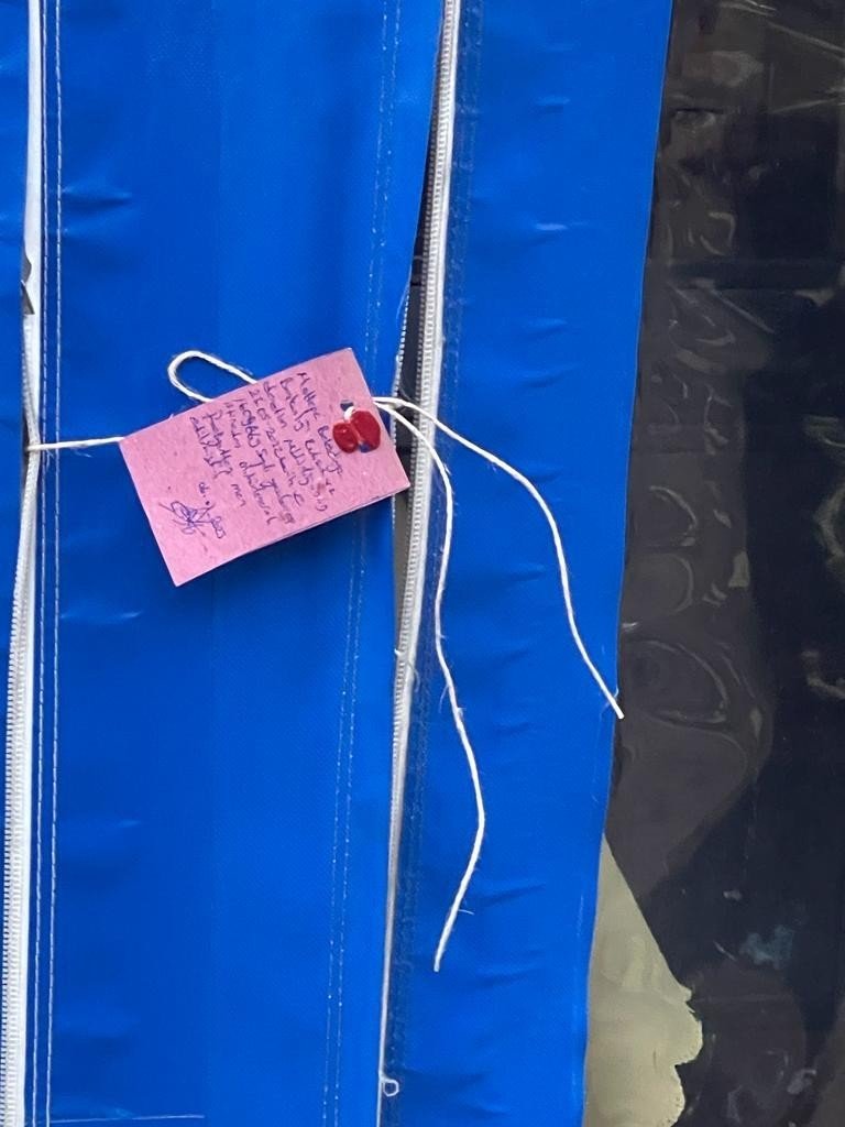 Maltepe’de ruhsatsız işletilen kafeden kaçak silah çıktı