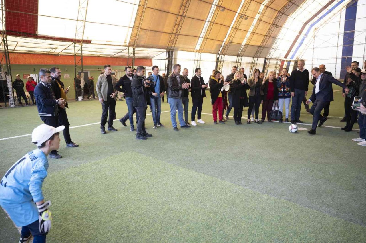 Seçer Mezitli’de esnaf ve vatandaşlarla bir araya geldi