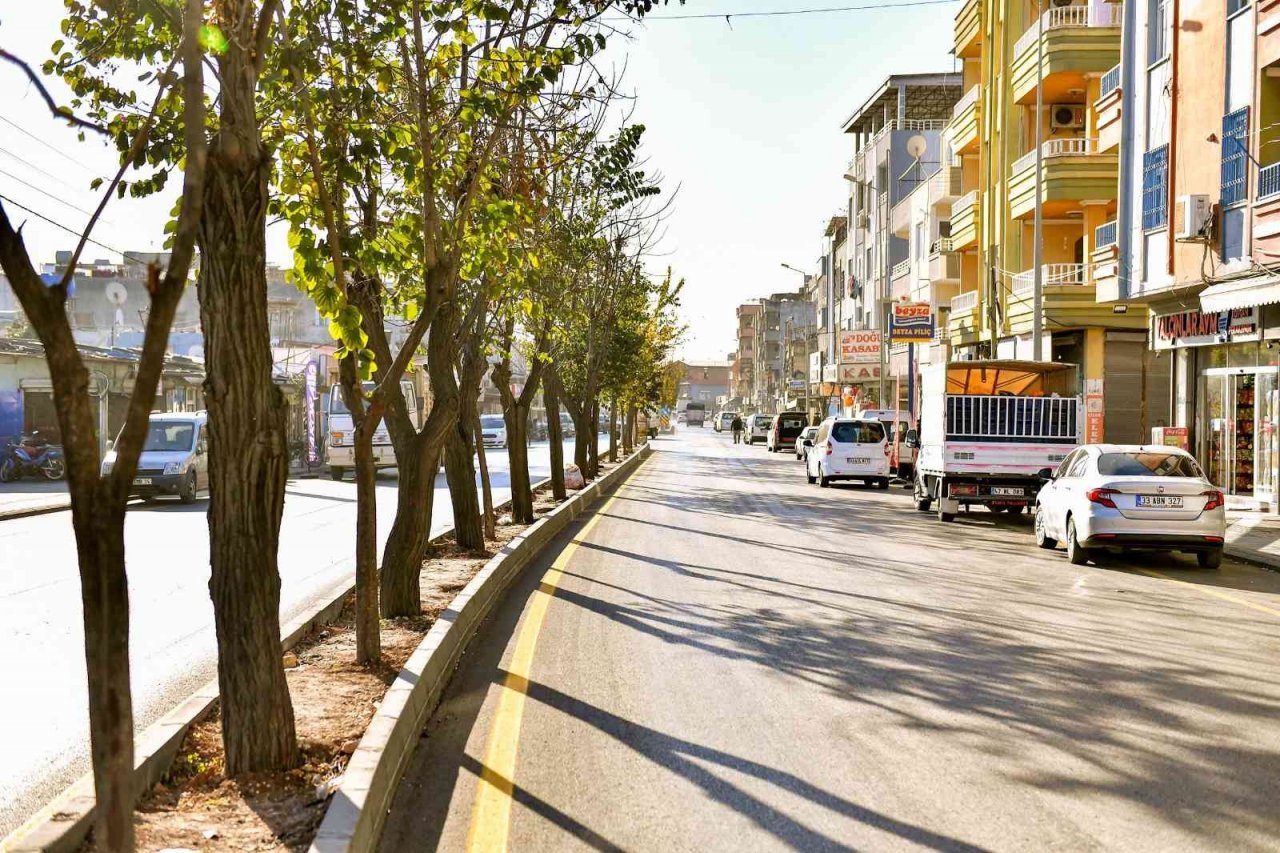 Büyükşehir yol çalışmalarını sürdürüyor