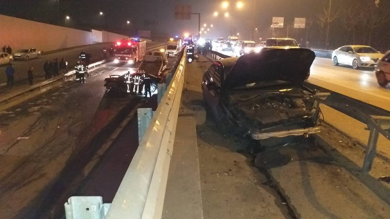 Tuzla’da makas atan otomobilin çarptığı araç yan yola uçtu: 1 ölü, 2 ağır yaralı