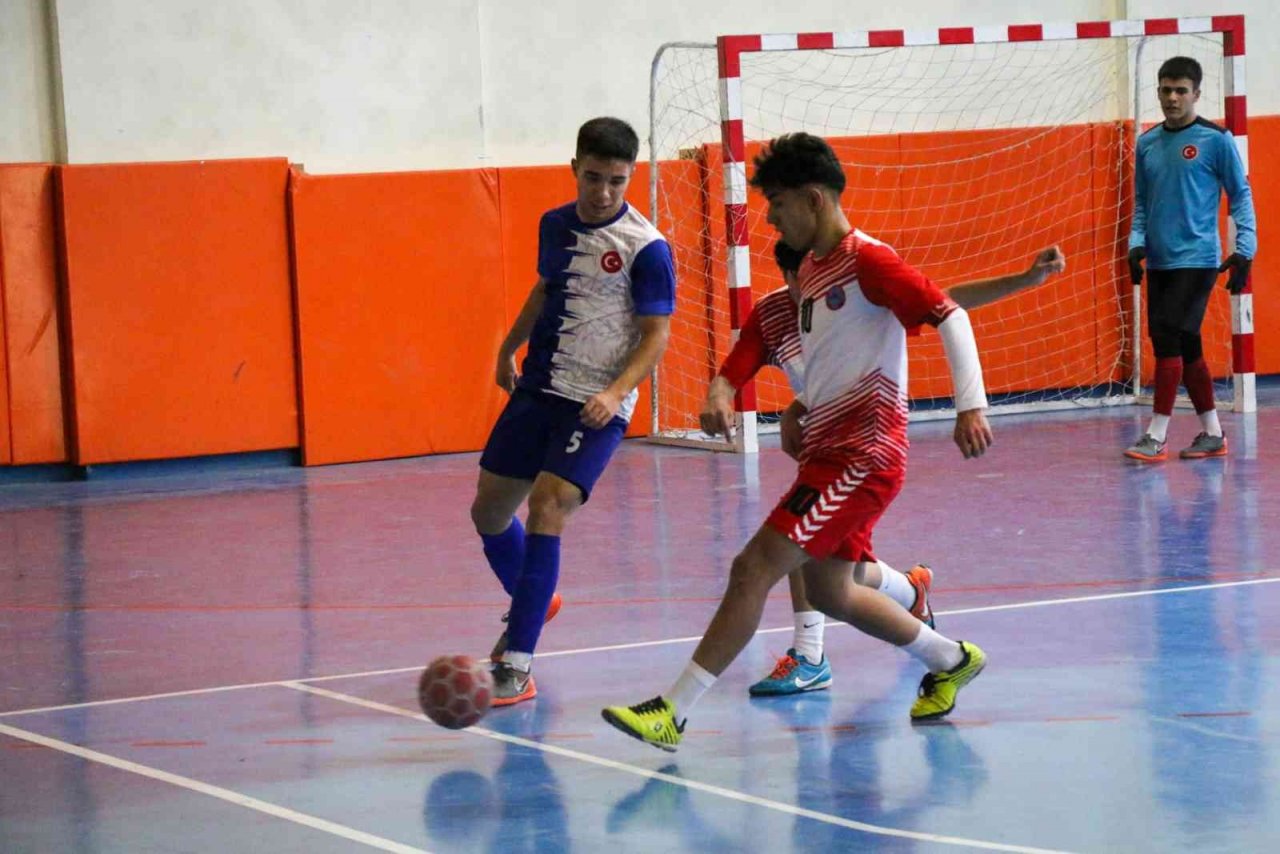 Okullar arası futsal da şampiyonlar belli oldu
