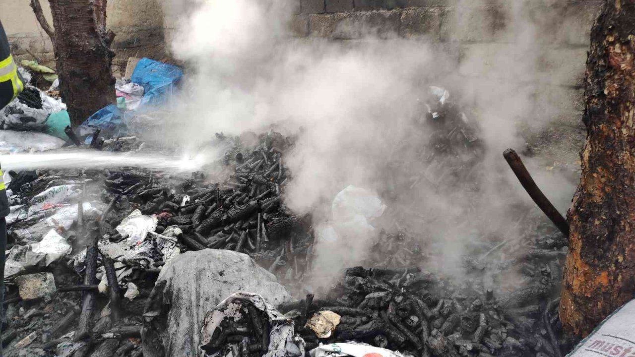 Yoğun duman ekipleri alarma geçirdi