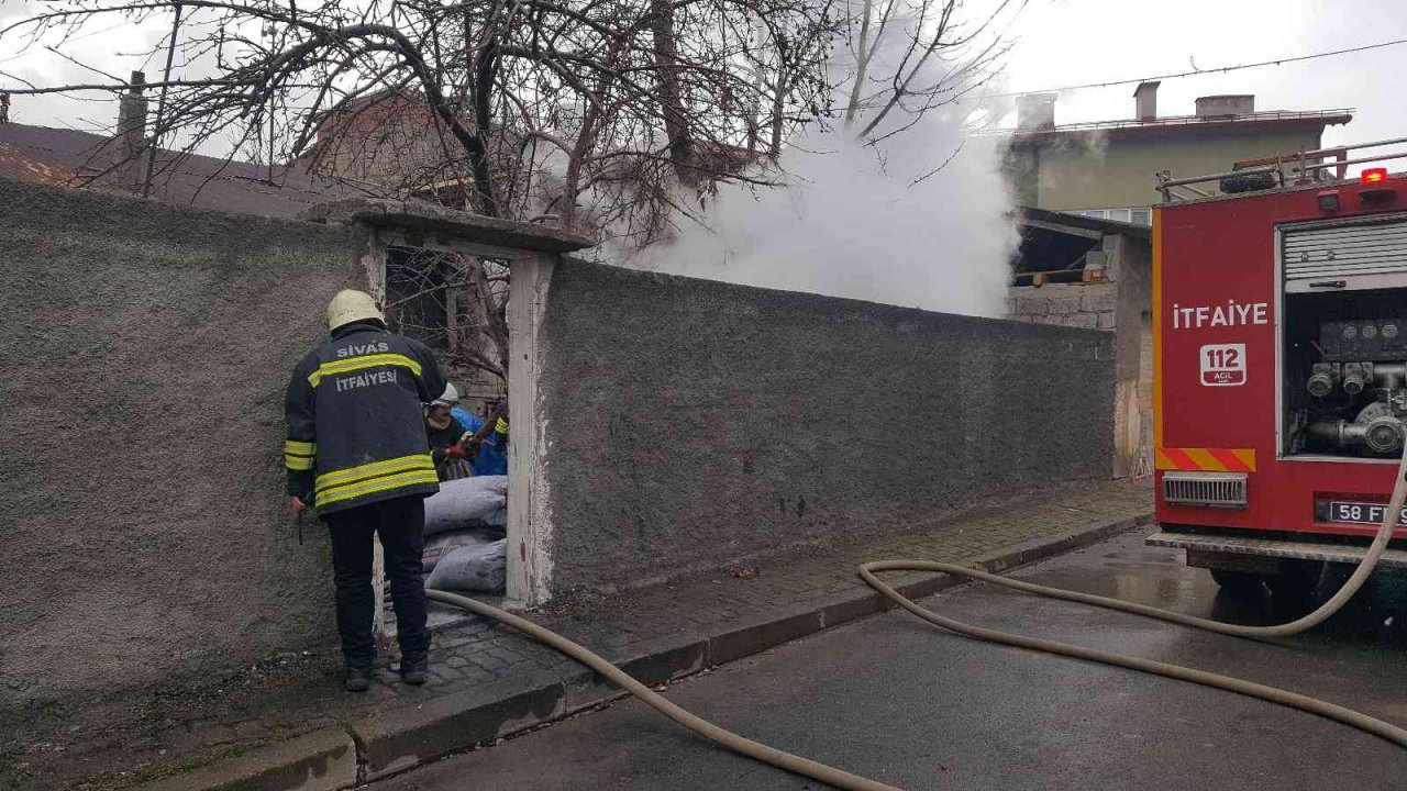 Yoğun duman ekipleri alarma geçirdi