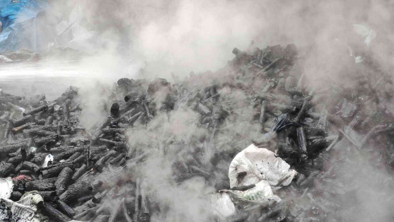 Yoğun duman ekipleri alarma geçirdi