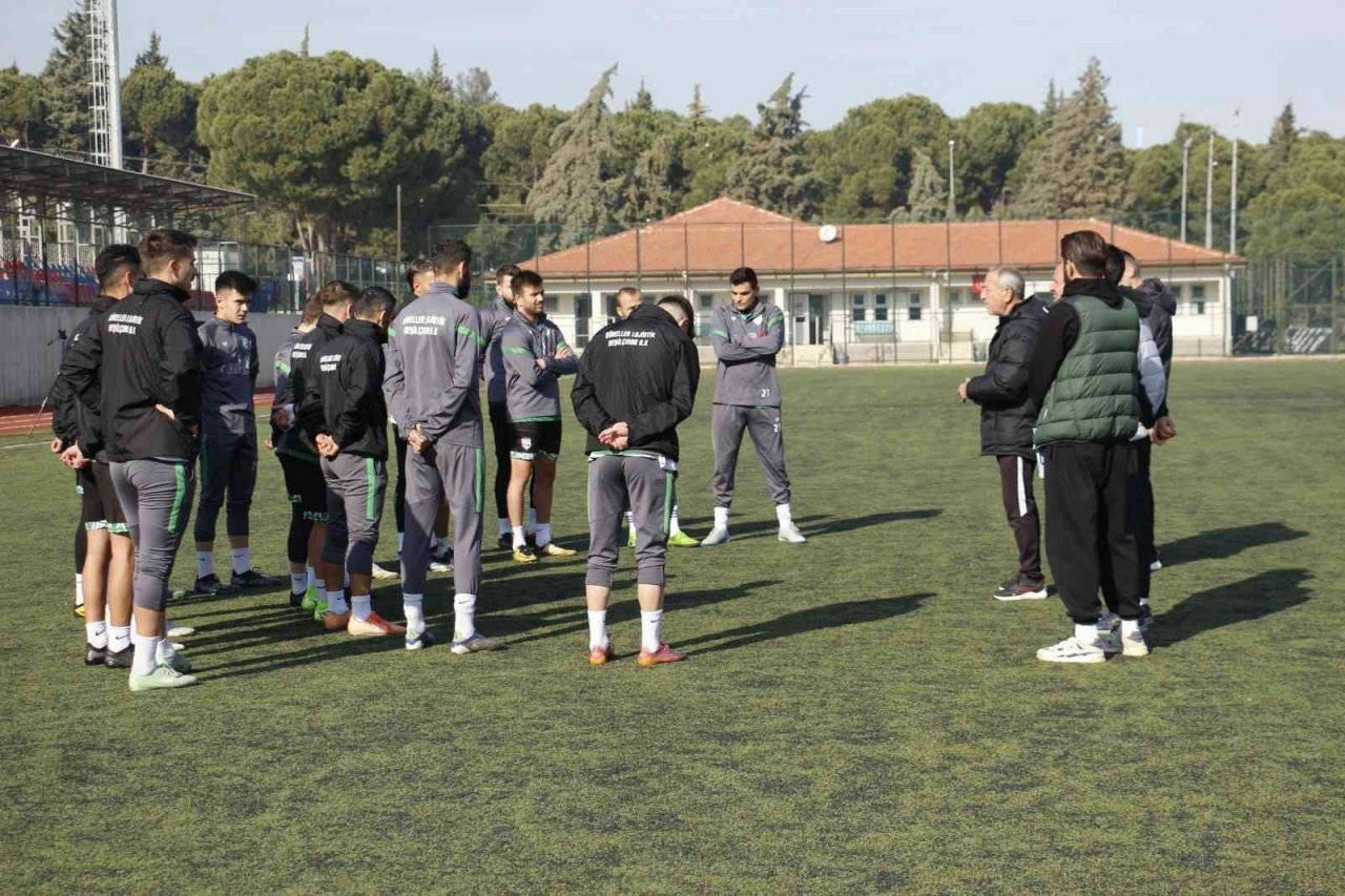 Yeşilçınar ikinci yarıya sıkı hazırlanıyor