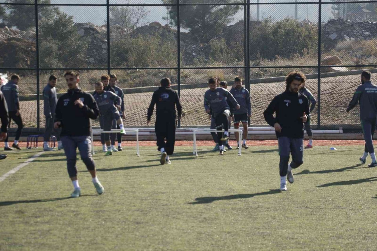 Yeşilçınar ikinci yarıya sıkı hazırlanıyor